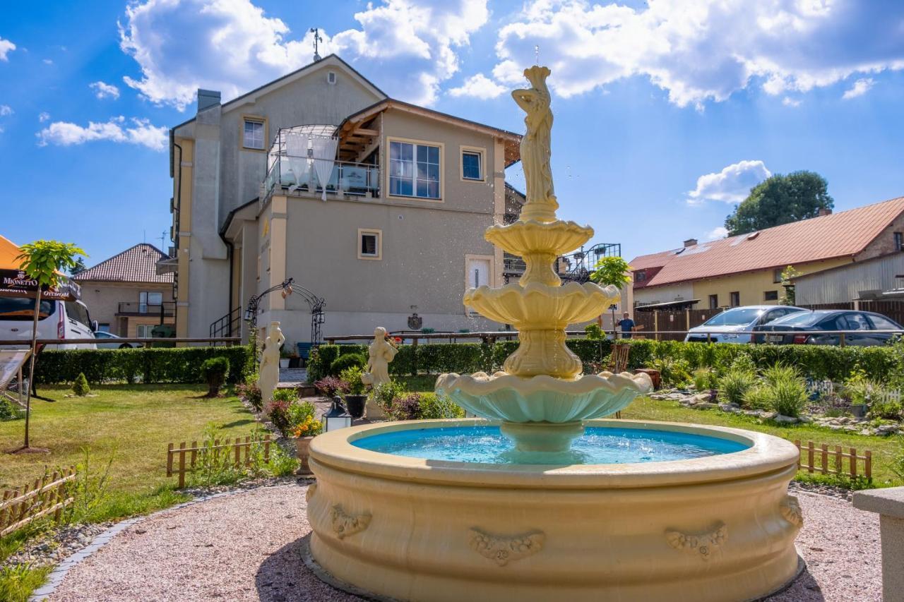 Hotel Tommy Wellness & Spa Náchod Extérieur photo