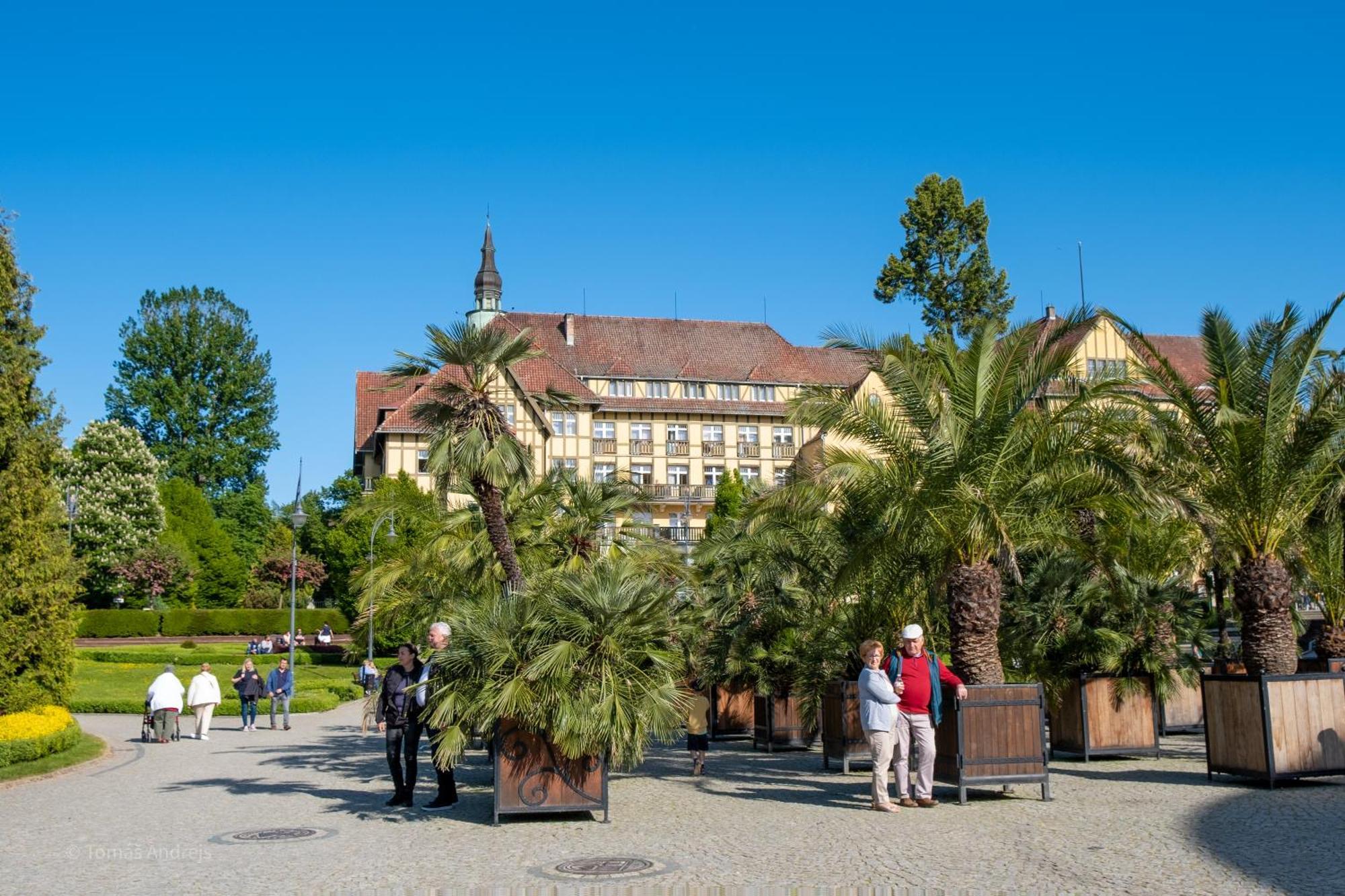 Hotel Tommy Wellness & Spa Náchod Extérieur photo