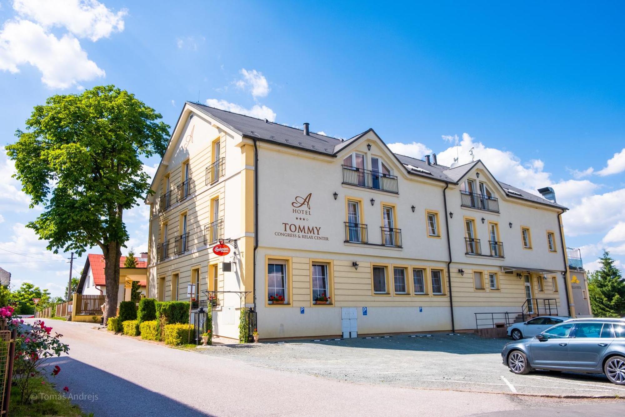 Hotel Tommy Wellness & Spa Náchod Extérieur photo