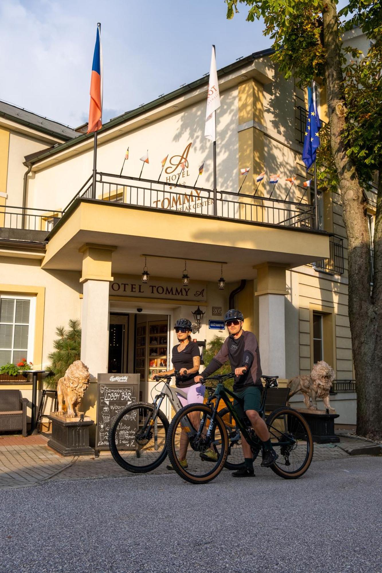 Hotel Tommy Wellness & Spa Náchod Extérieur photo