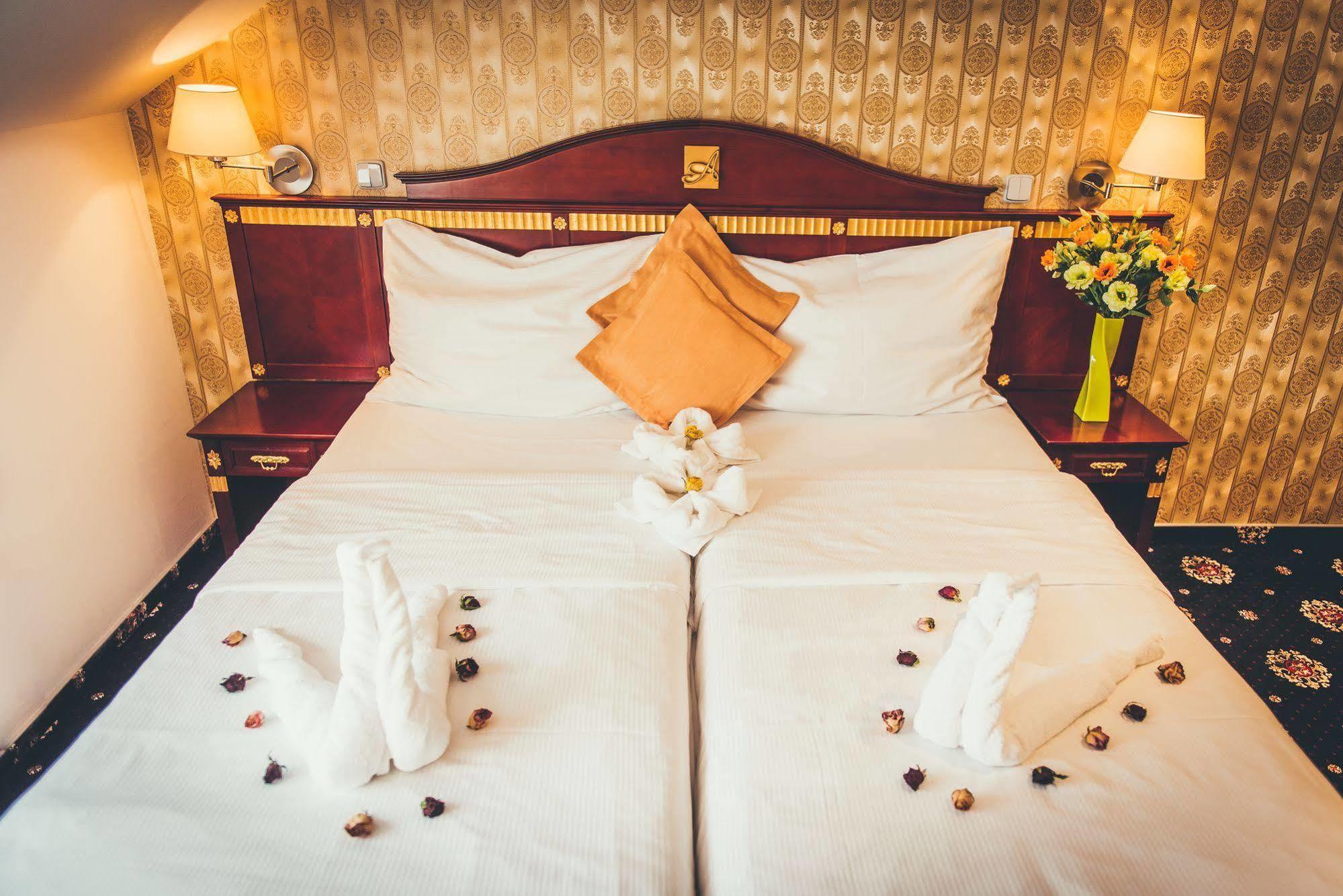 Hotel Tommy Wellness & Spa Náchod Extérieur photo